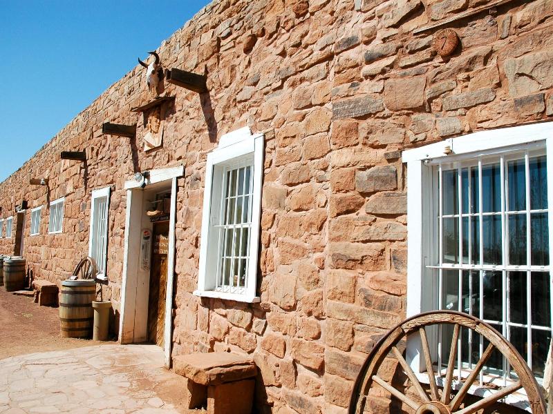NavajoLand Inn