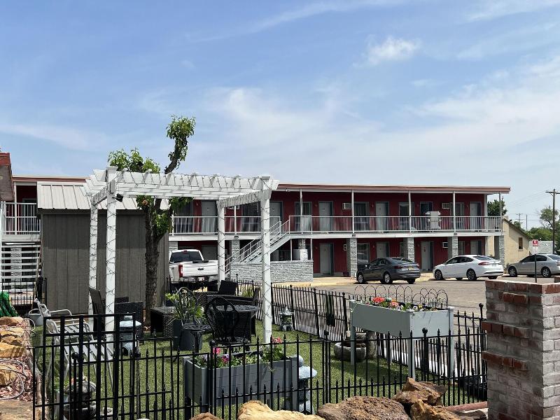 Midtown Motel