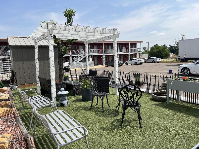 Midtown Motel
