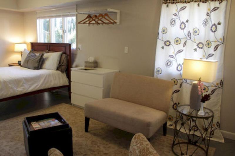Modern Homestead Guest House 5