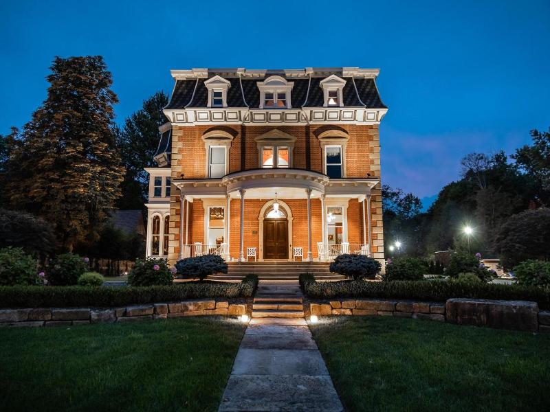 Steele Mansion Inn Gathering Hub image