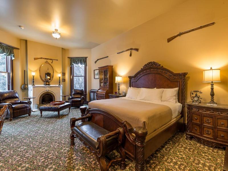 Steele Mansion Inn Gathering Hub image