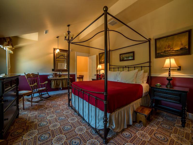 Steele Mansion Inn Gathering Hub image