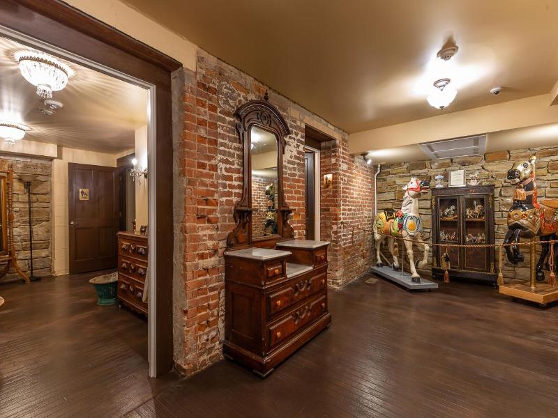Steele Mansion Inn Gathering Hub image