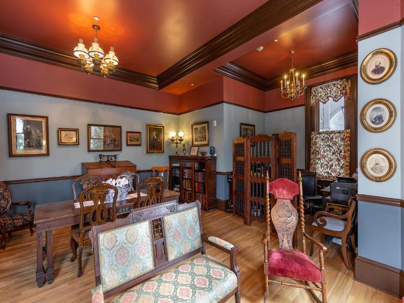 Steele Mansion Inn Gathering Hub image
