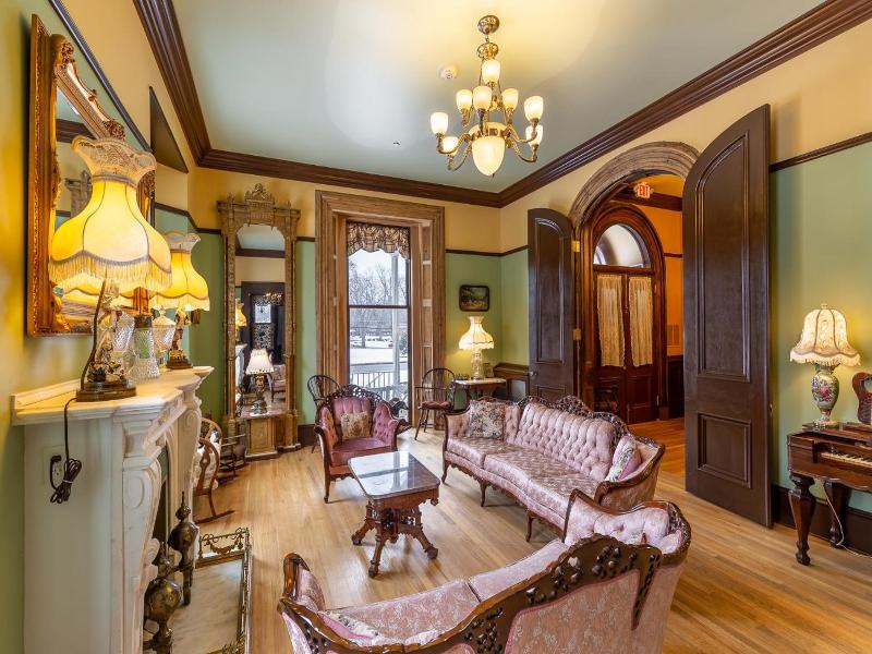 Steele Mansion Inn Gathering Hub image