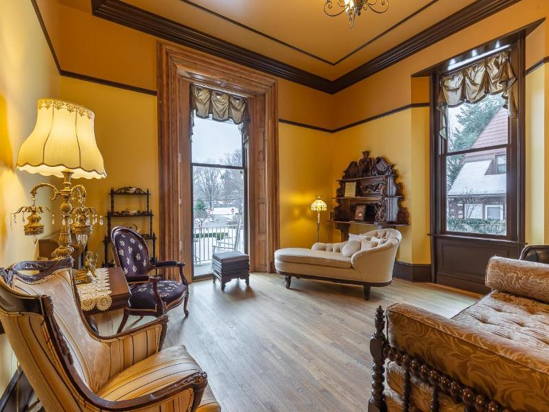 Steele Mansion Inn Gathering Hub image