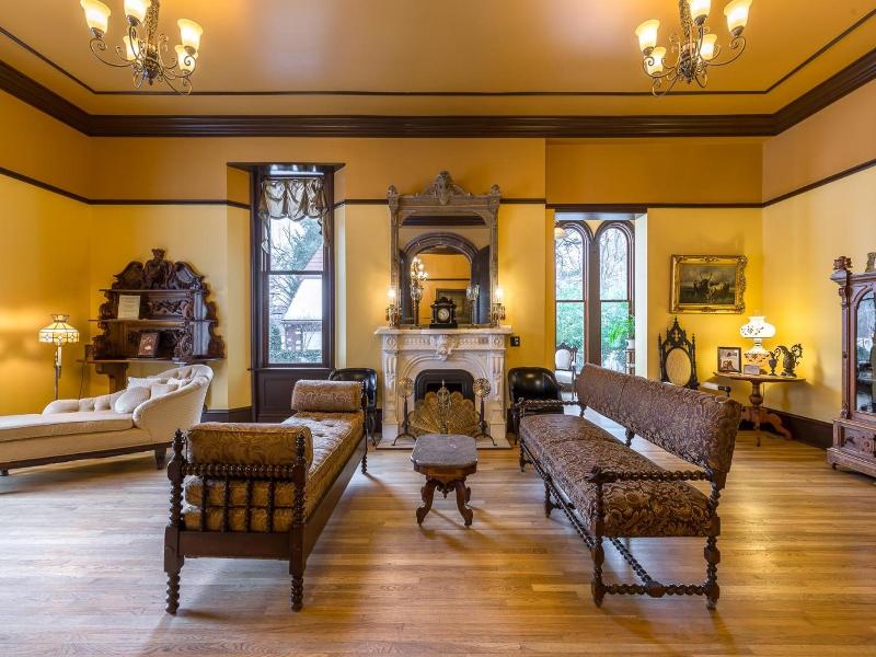 Steele Mansion Inn Gathering Hub image