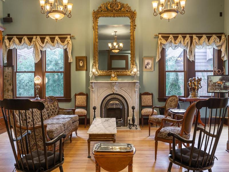 Steele Mansion Inn Gathering Hub image