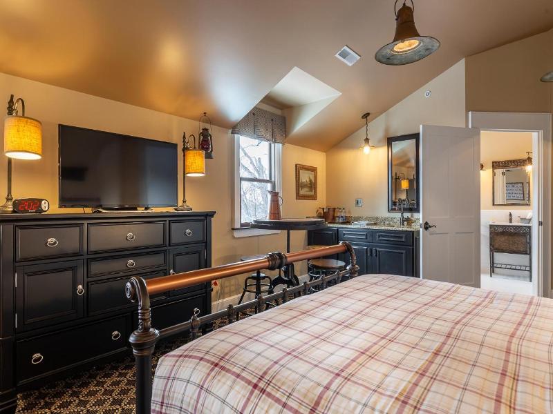 Steele Mansion Inn Gathering Hub image