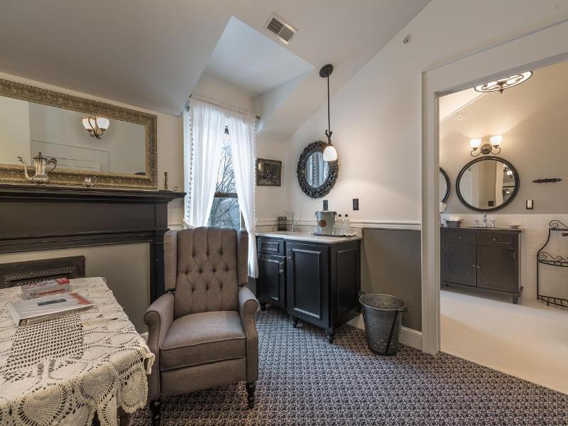 Steele Mansion Inn Gathering Hub image