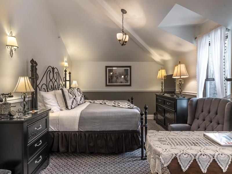 Steele Mansion Inn Gathering Hub image