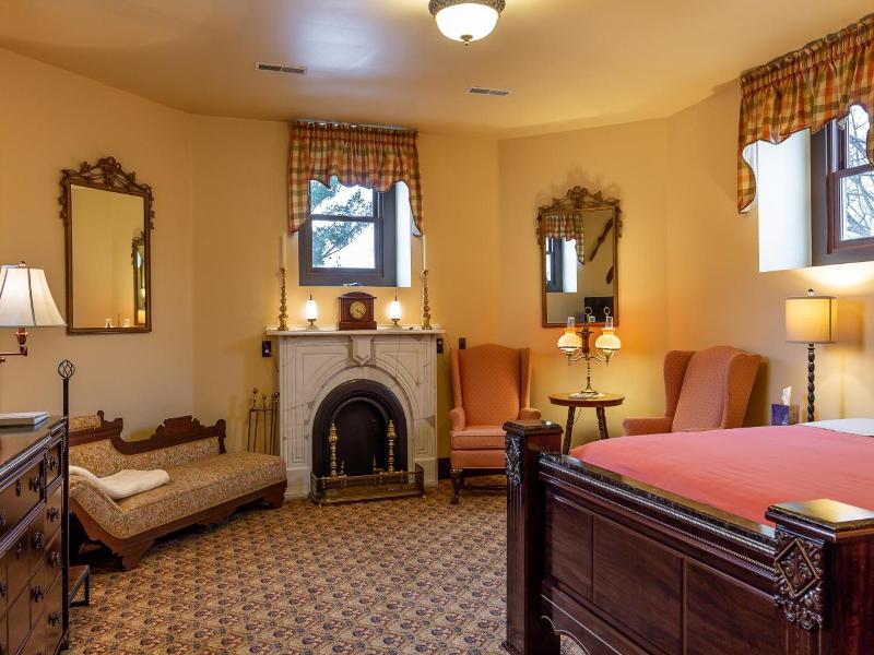 Steele Mansion Inn Gathering Hub image