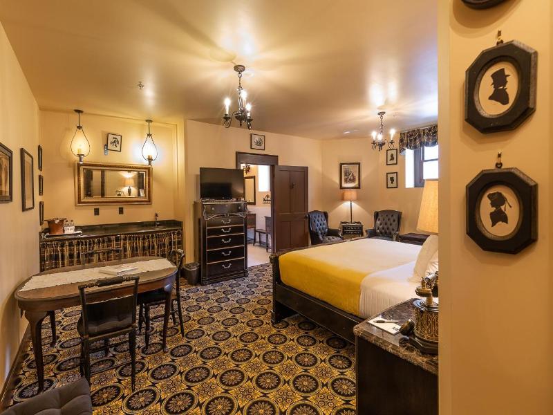 Steele Mansion Inn Gathering Hub image