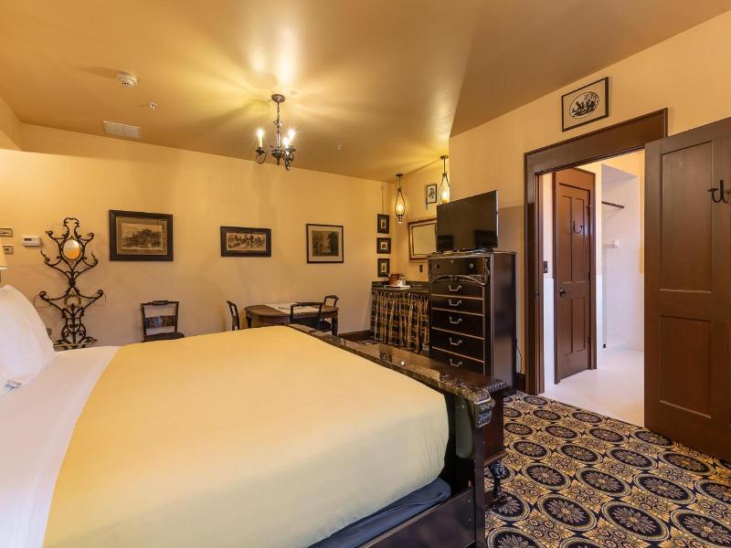 Steele Mansion Inn Gathering Hub image