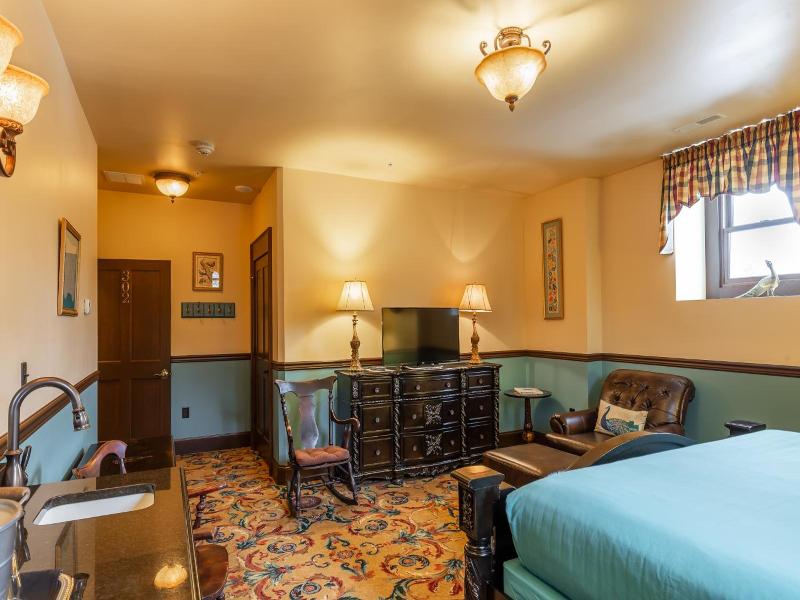 Steele Mansion Inn Gathering Hub image