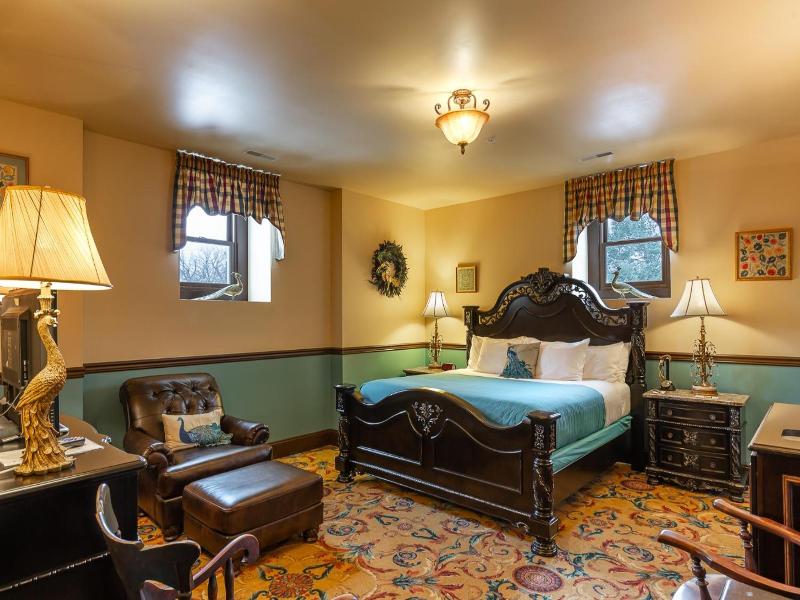 Steele Mansion Inn Gathering Hub image