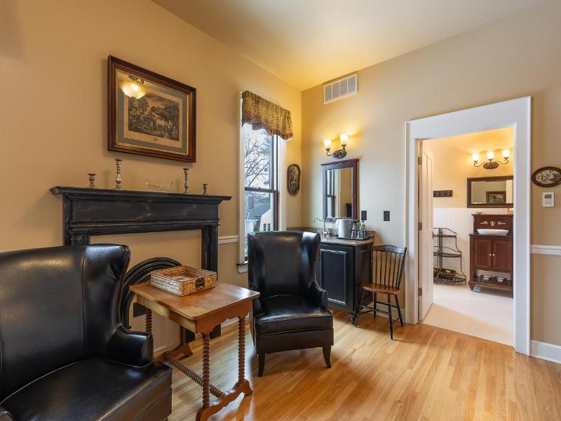 Steele Mansion Inn Gathering Hub image