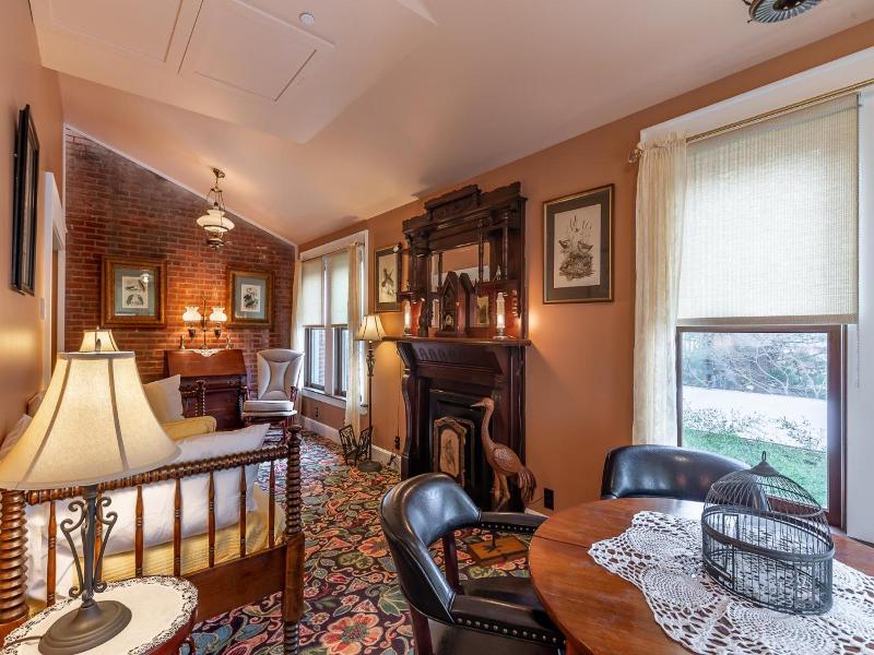 Steele Mansion Inn Gathering Hub image