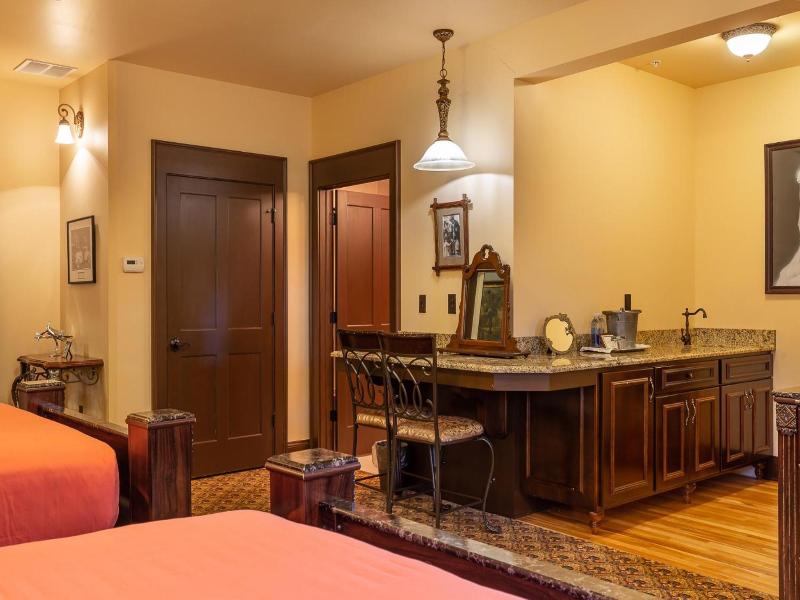Steele Mansion Inn Gathering Hub image