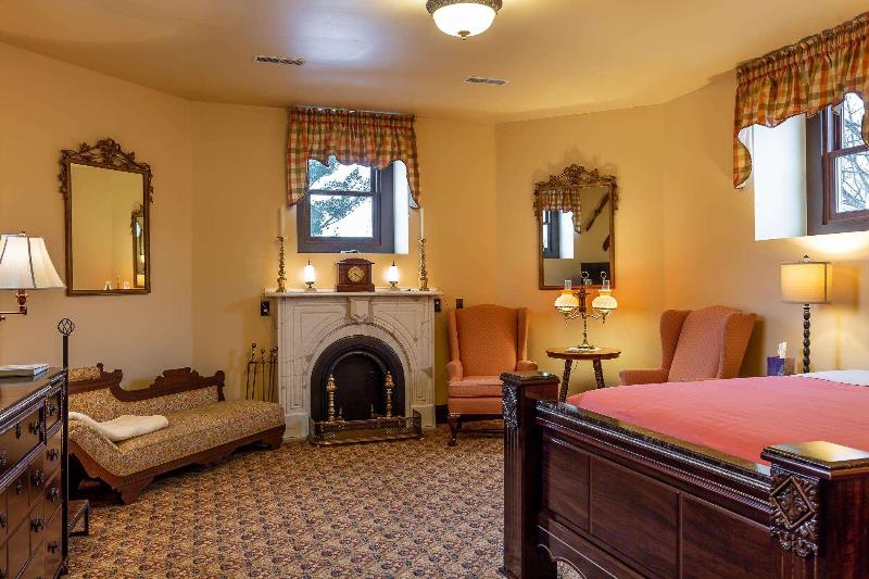 Steele Mansion Inn Gathering Hub image
