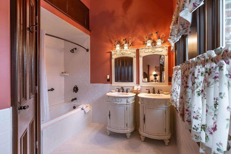 Steele Mansion Inn Gathering Hub image