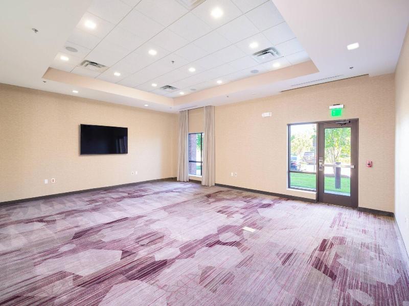 Courtyard By Marriott Bowie image