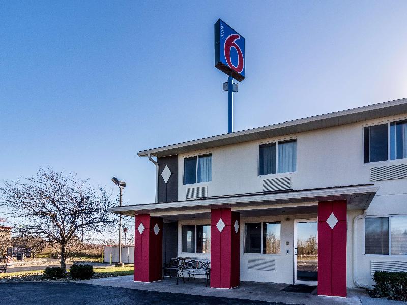 Motel 6 Barkeyville Pa image