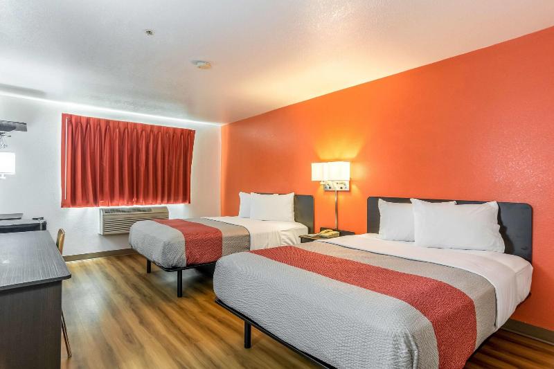 Motel 6 Barkeyville Pa image