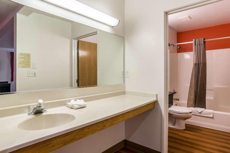 Motel 6 Barkeyville Pa image
