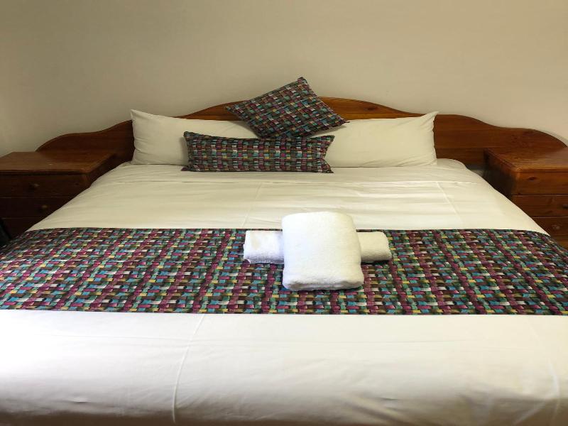 Parkside Inn Motel image