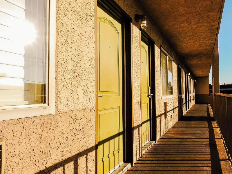 Tropic Lodge image