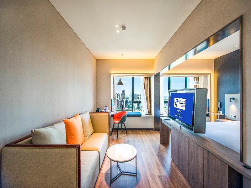 Holiday Inn Express Foshan Beijiao image
