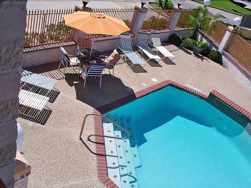 Magnolia Inn And Suites image