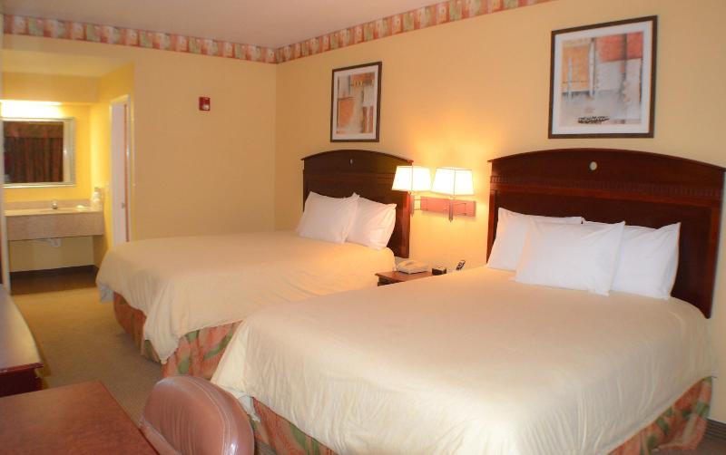 Magnolia Inn And Suites image