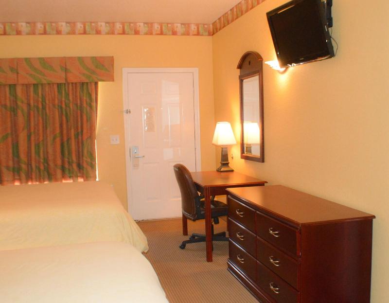 Magnolia Inn And Suites image
