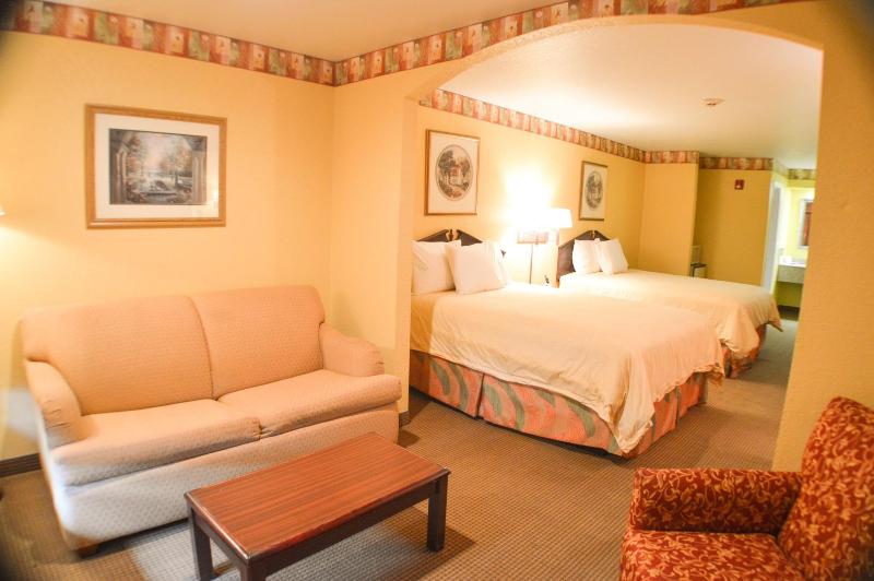 Magnolia Inn And Suites image