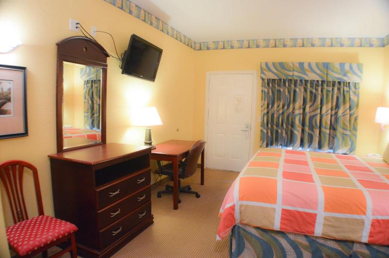 Magnolia Inn And Suites image
