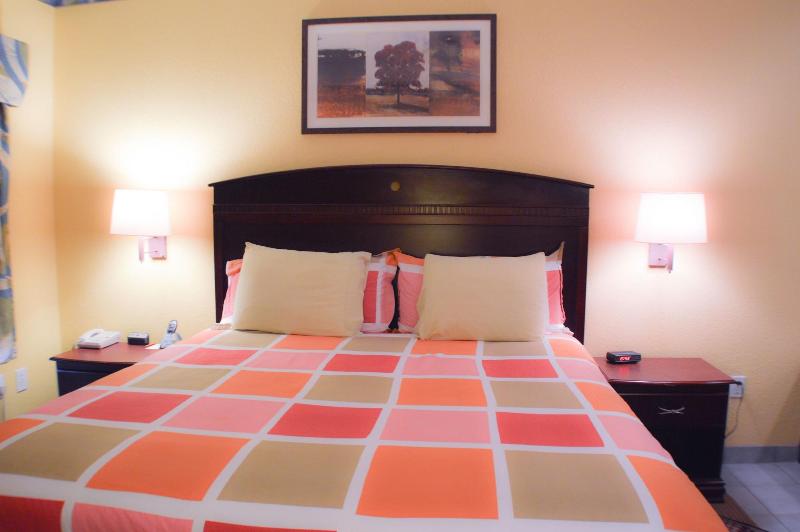 Magnolia Inn And Suites image