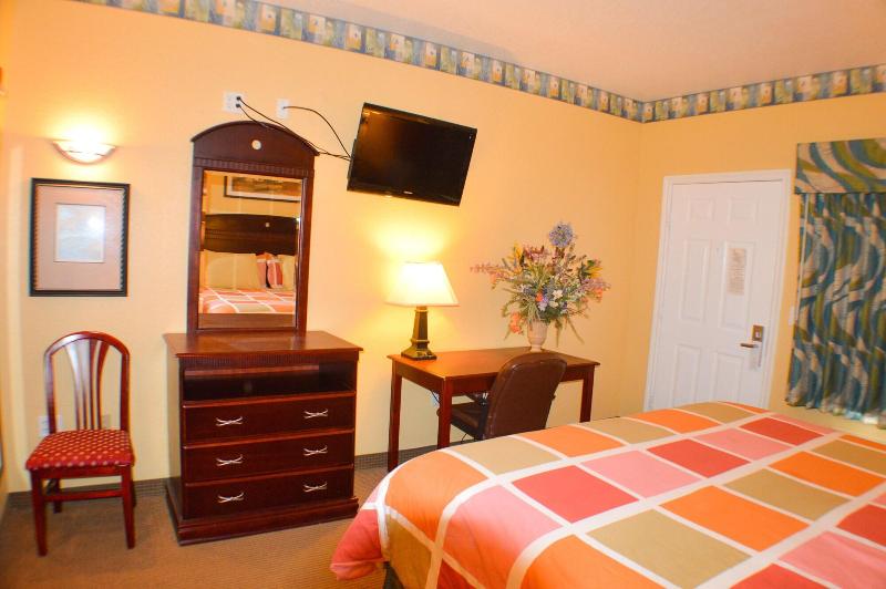 Magnolia Inn And Suites image