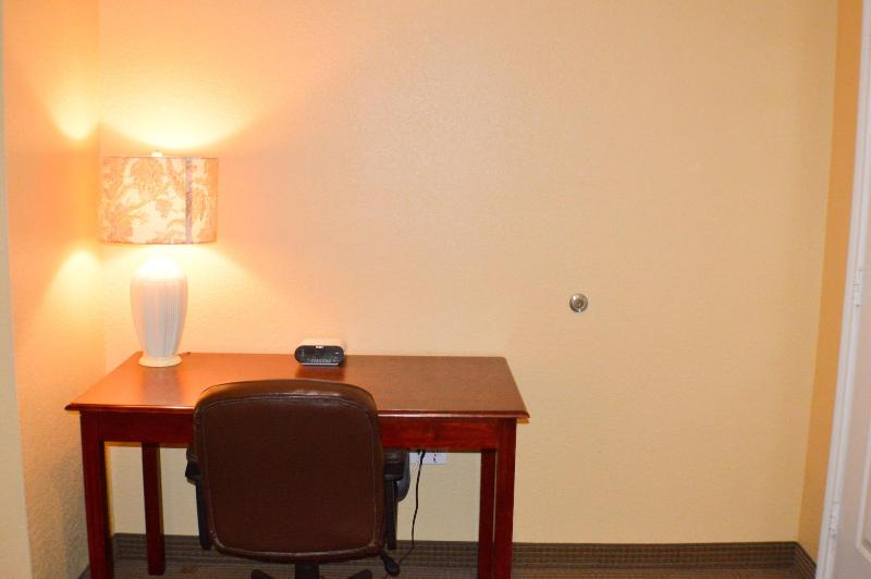 Magnolia Inn And Suites image