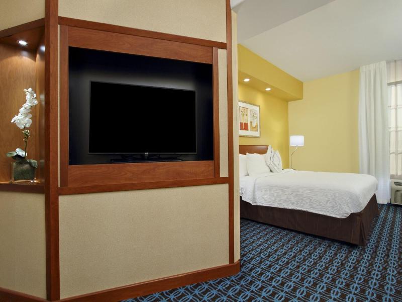 Fairfield Inn Suites By Marriott Fairfield Napa Va image