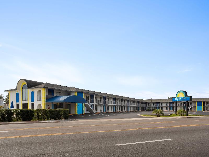 Days Inn By Wyndham Apopka/Orlando image