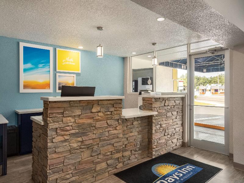 Days Inn By Wyndham Apopka/Orlando image