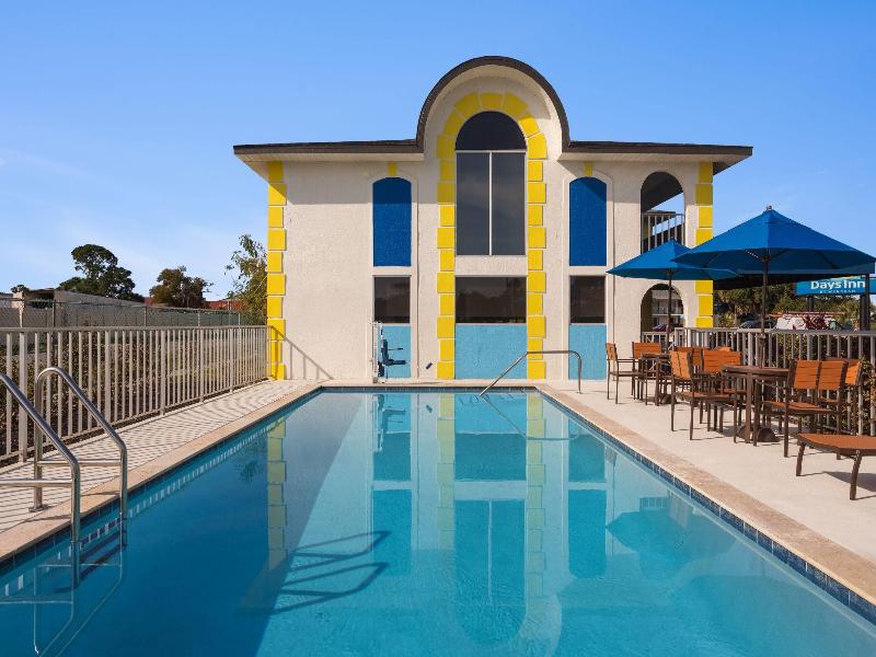 Days Inn By Wyndham Apopka/Orlando image