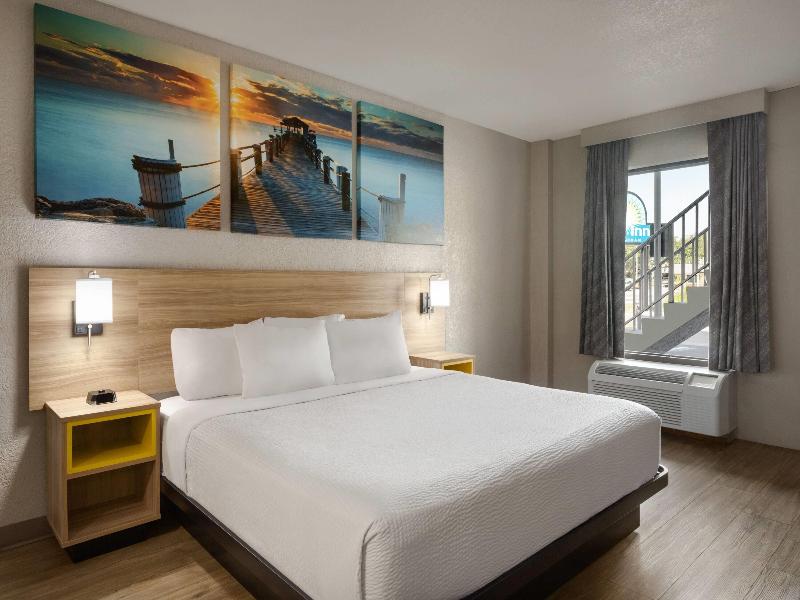 Days Inn By Wyndham Apopka/Orlando image