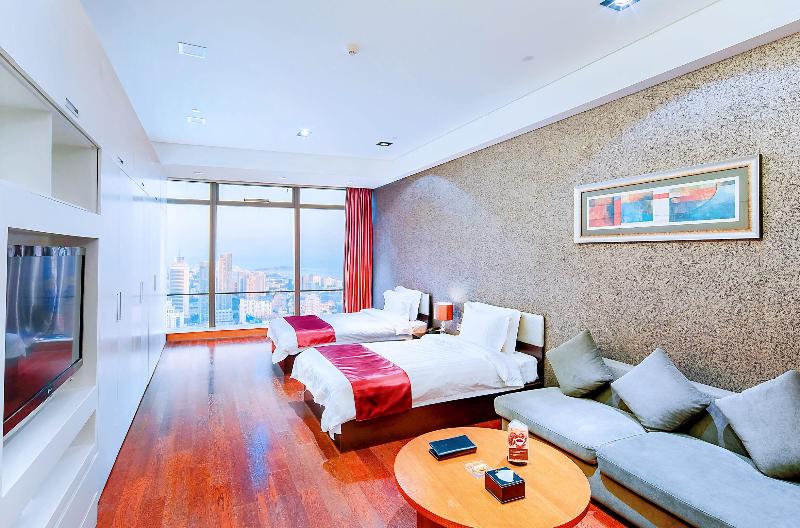 Grand Madison Qingdao Harbour View Central image