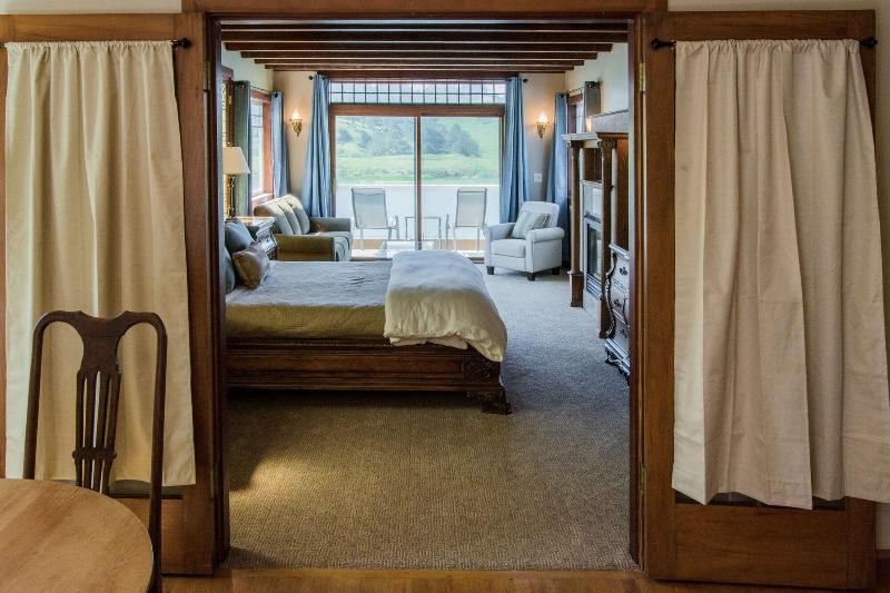 Jenner Inn image