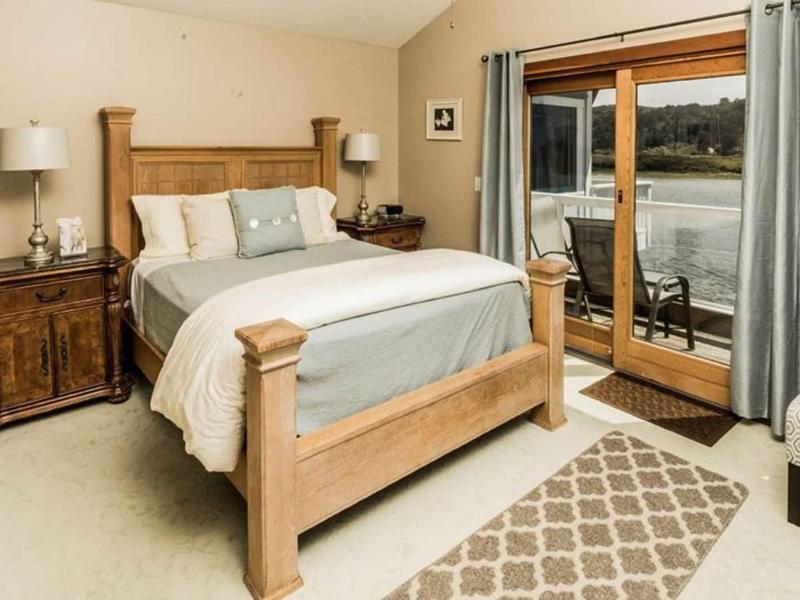 Jenner Inn image