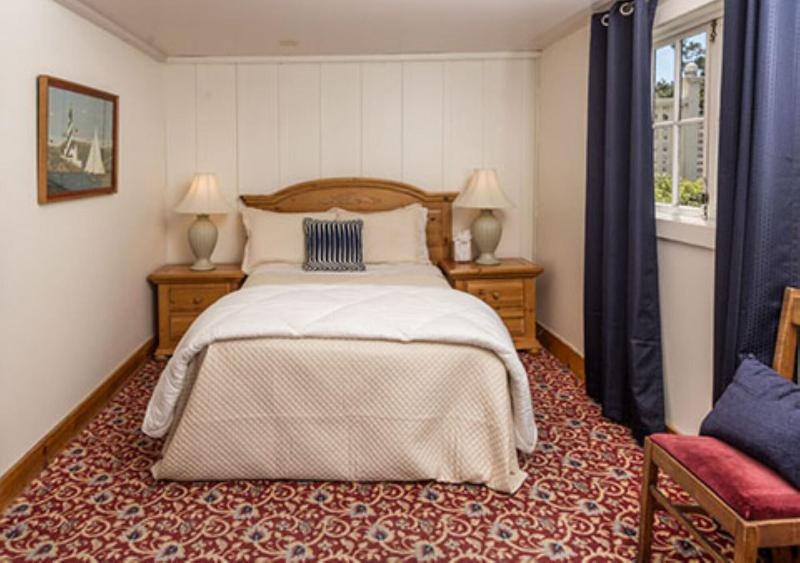 Jenner Inn image